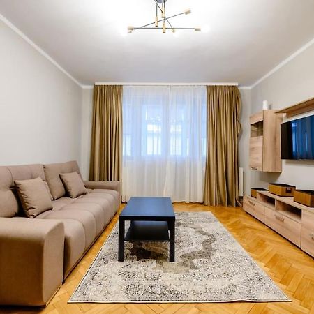 Smiling Heaven Apartment บูคาเรสต์ ภายนอก รูปภาพ