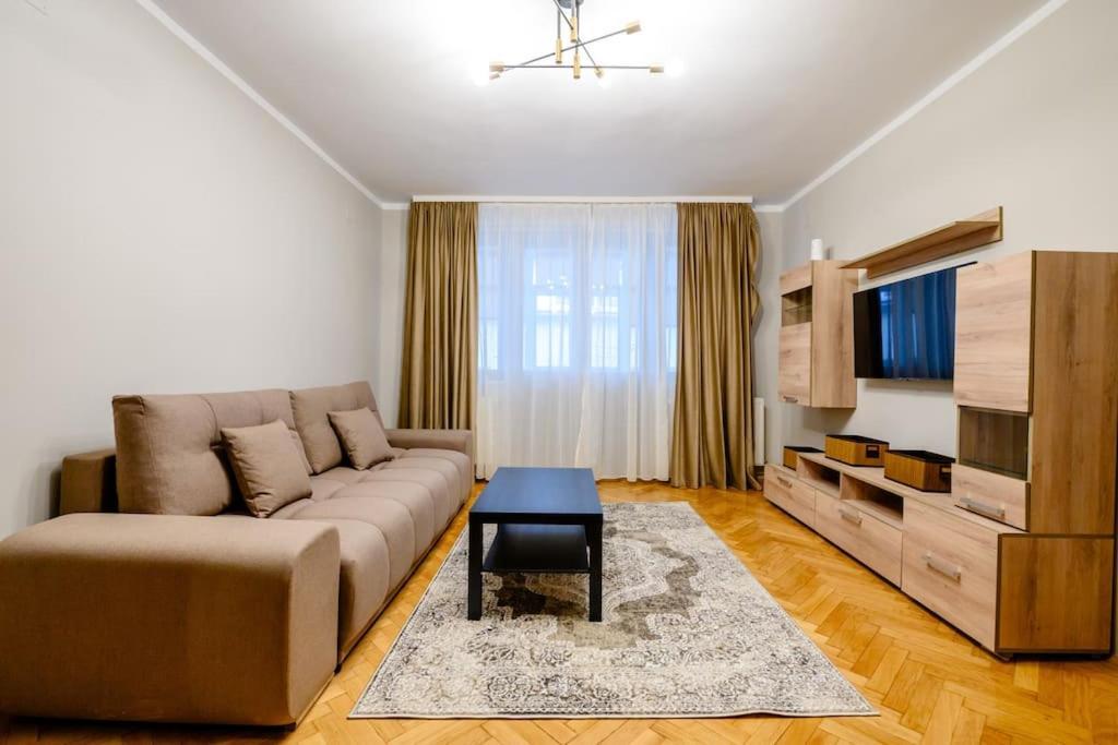 Smiling Heaven Apartment บูคาเรสต์ ภายนอก รูปภาพ