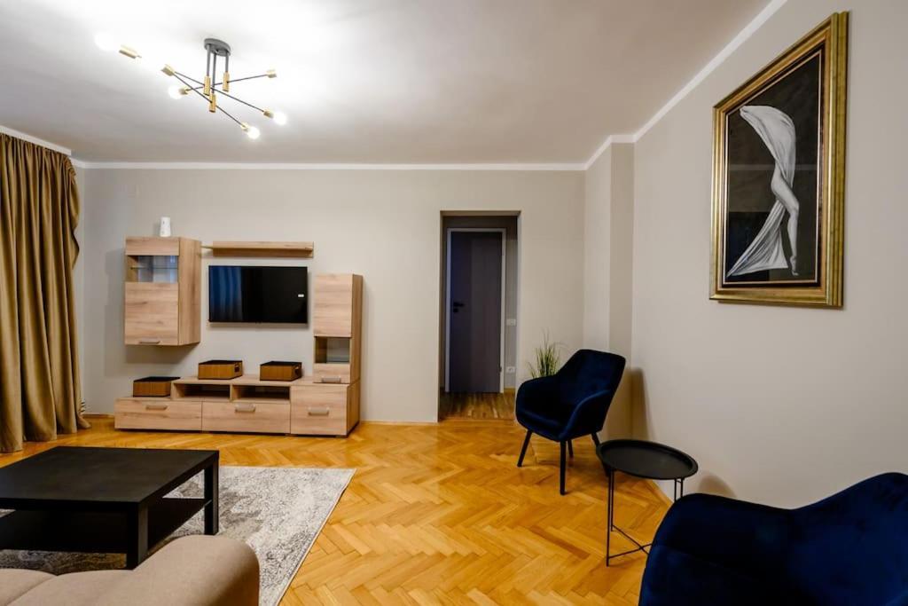 Smiling Heaven Apartment บูคาเรสต์ ภายนอก รูปภาพ