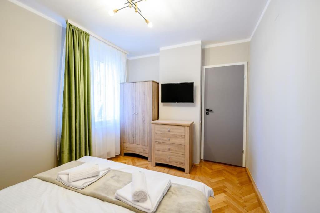 Smiling Heaven Apartment บูคาเรสต์ ภายนอก รูปภาพ
